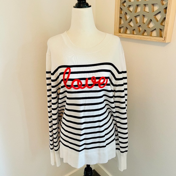 ๐ Ladies lightweight Sweater with the words LOVE ๐ NWT - Picture 1 of 10